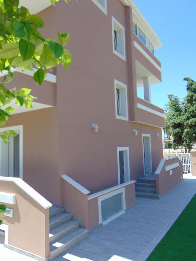 Stasonis Hotell Quartu SantʼElena Exteriör bild